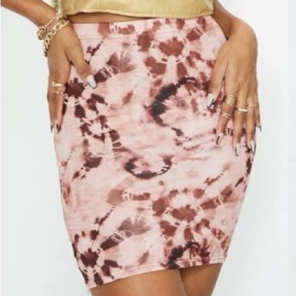 PrettyLittleThing Redish Brown Tie Dye Mini Skirt